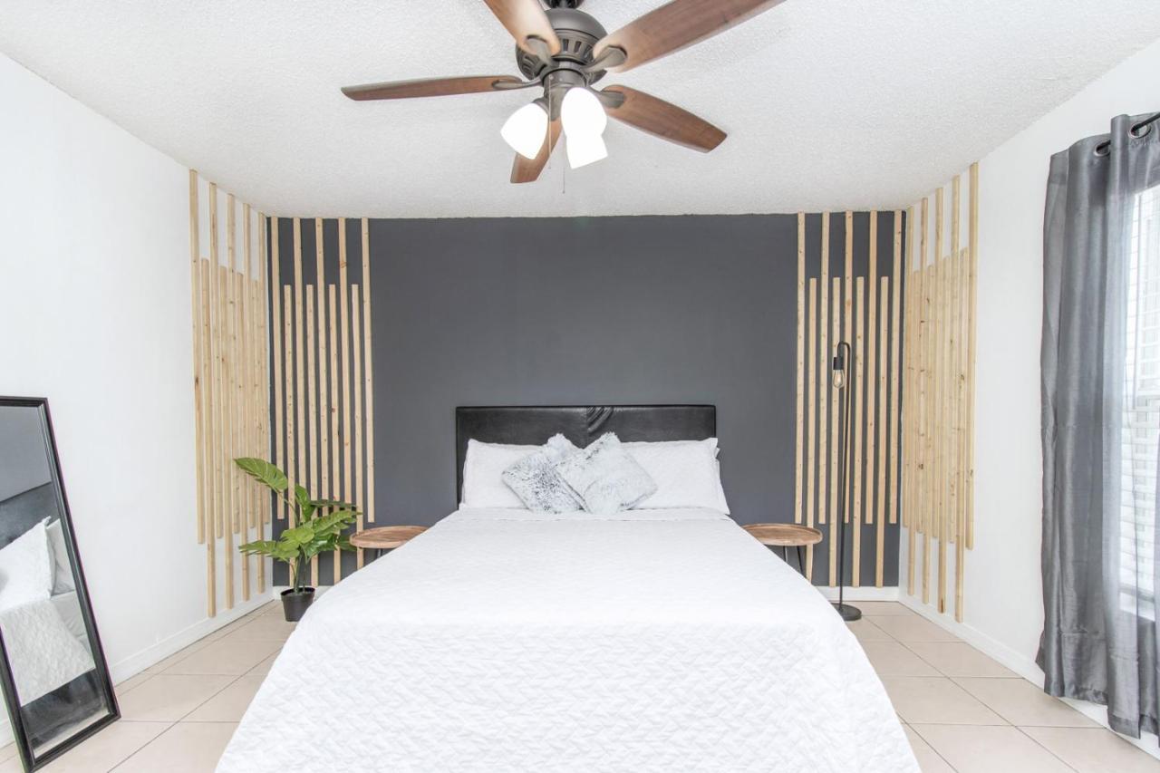 6 Bedroom Bucs Airport Mall Beach Wifi Tampa Exterior photo
