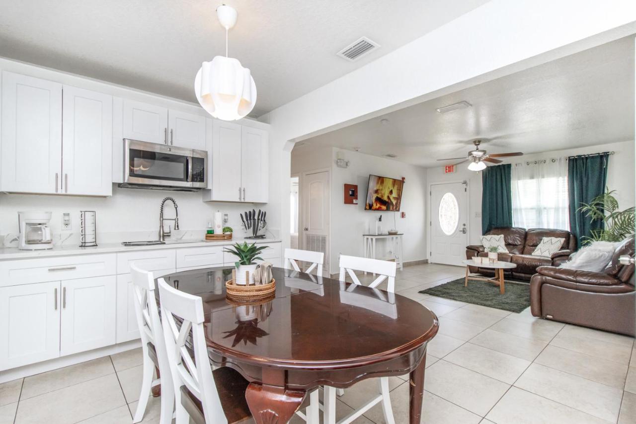6 Bedroom Bucs Airport Mall Beach Wifi Tampa Exterior photo