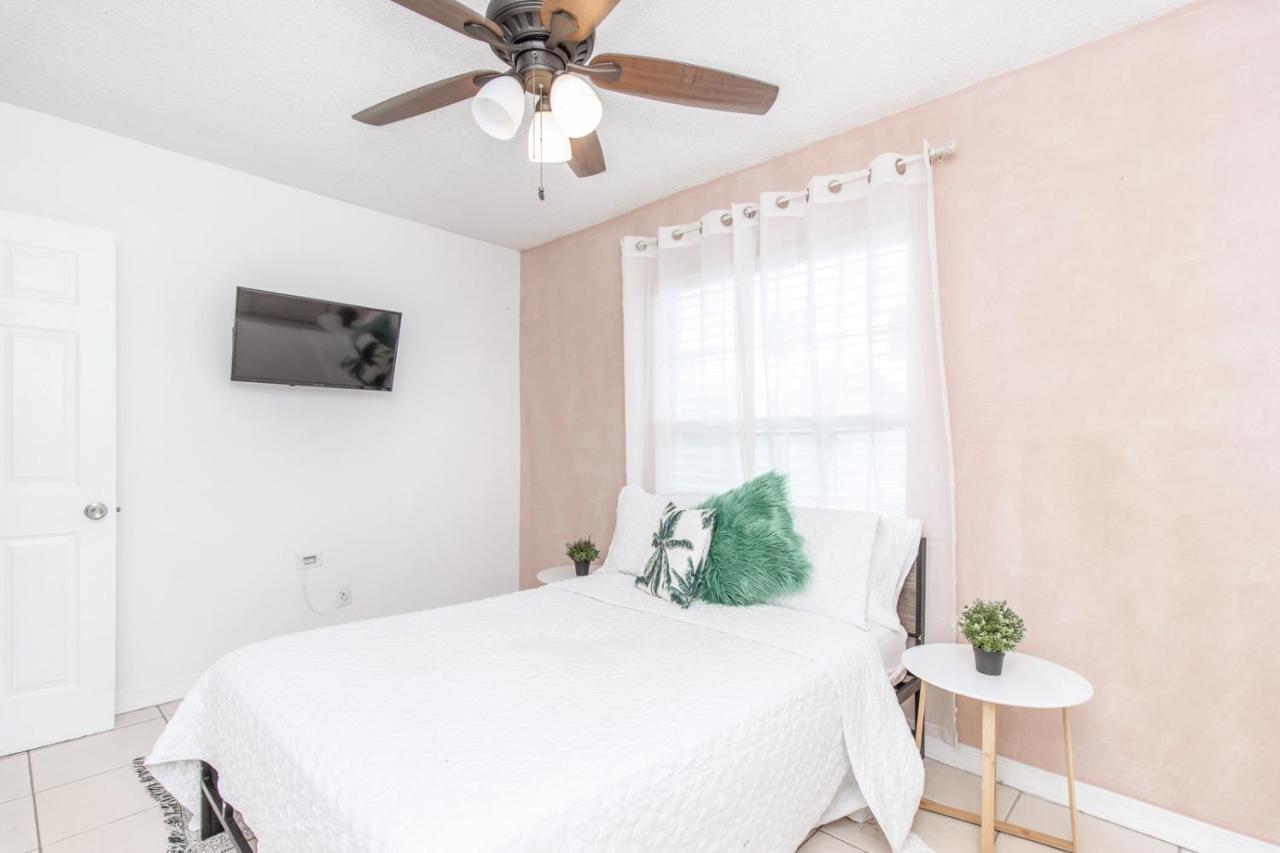 6 Bedroom Bucs Airport Mall Beach Wifi Tampa Exterior photo